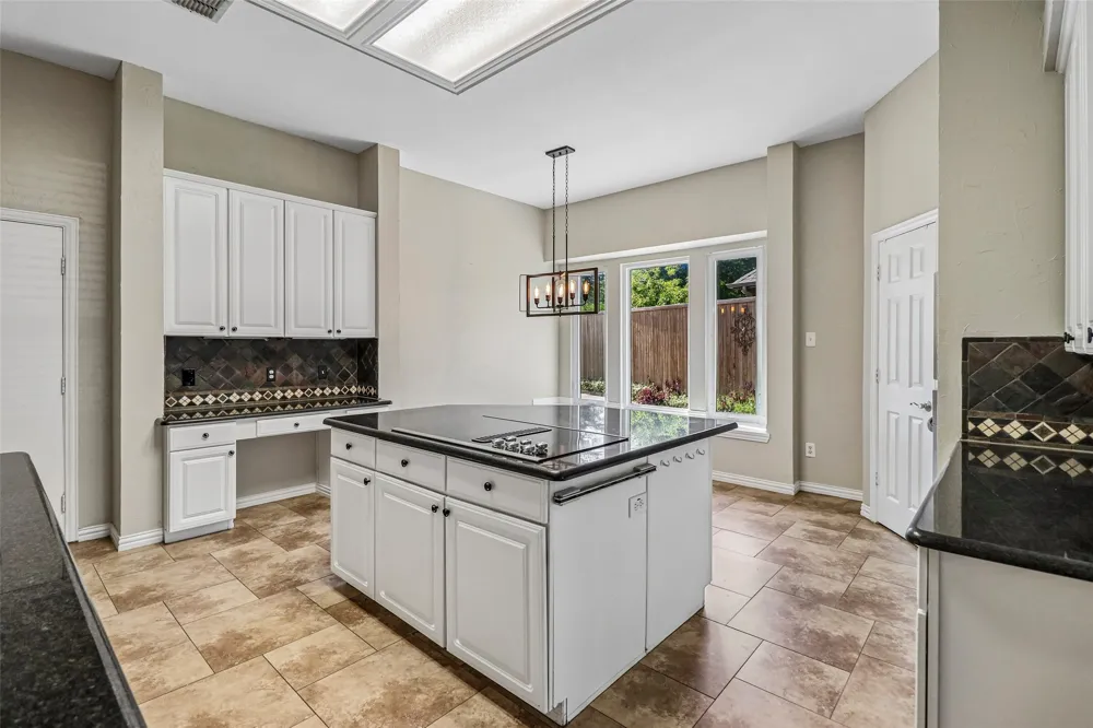 3720 Cripple Creek Court Bedford, TX 76021