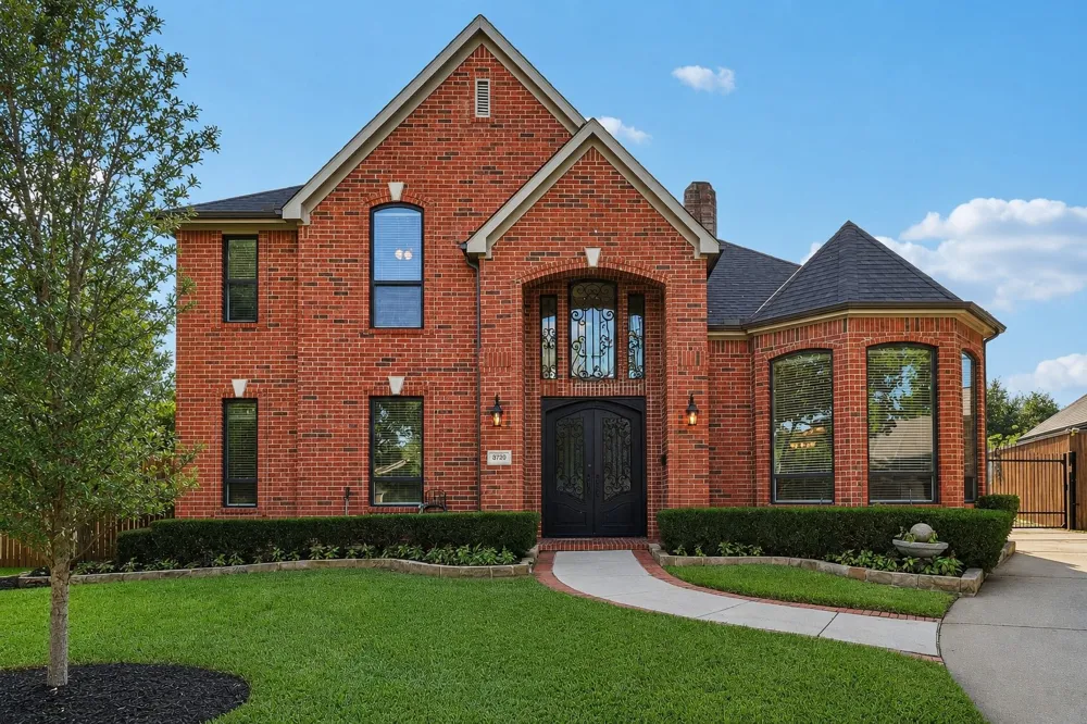 3720 Cripple Creek Court Bedford, TX 76021