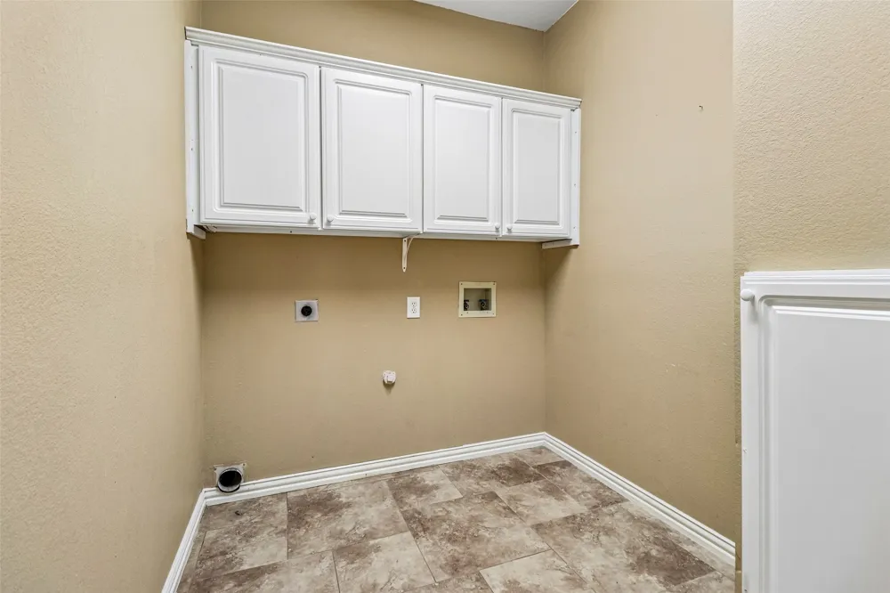 3720 Cripple Creek Court Bedford, TX 76021