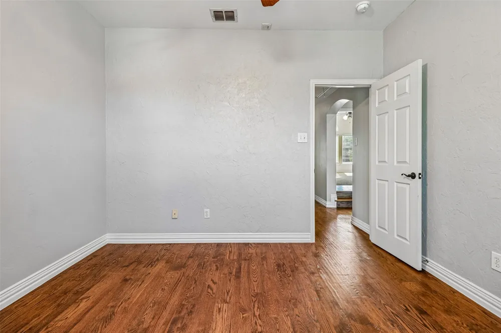 3720 Cripple Creek Court Bedford, TX 76021