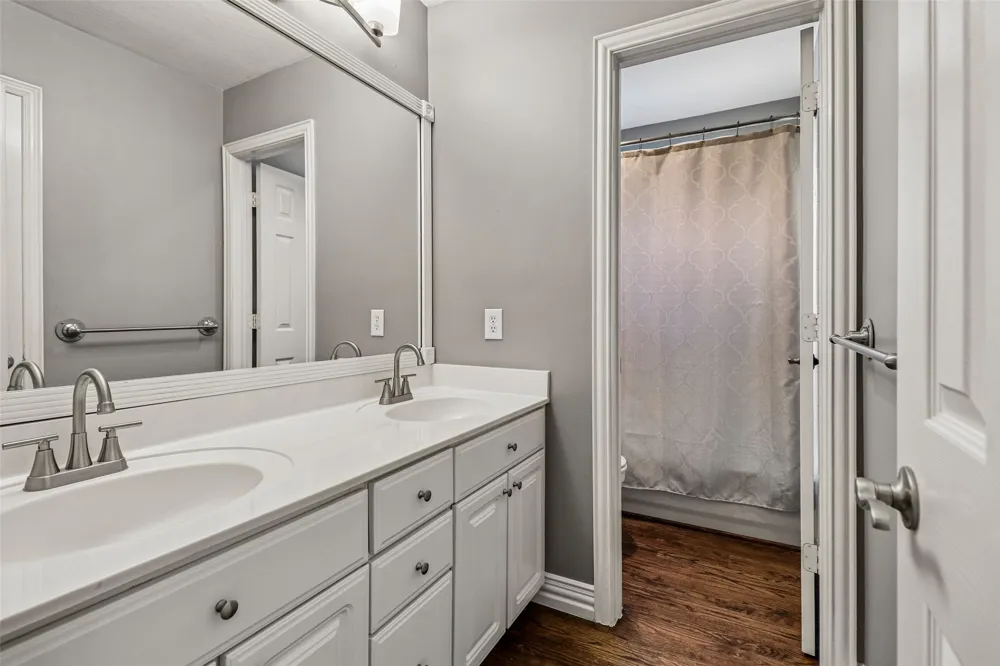3720 Cripple Creek Court Bedford, TX 76021