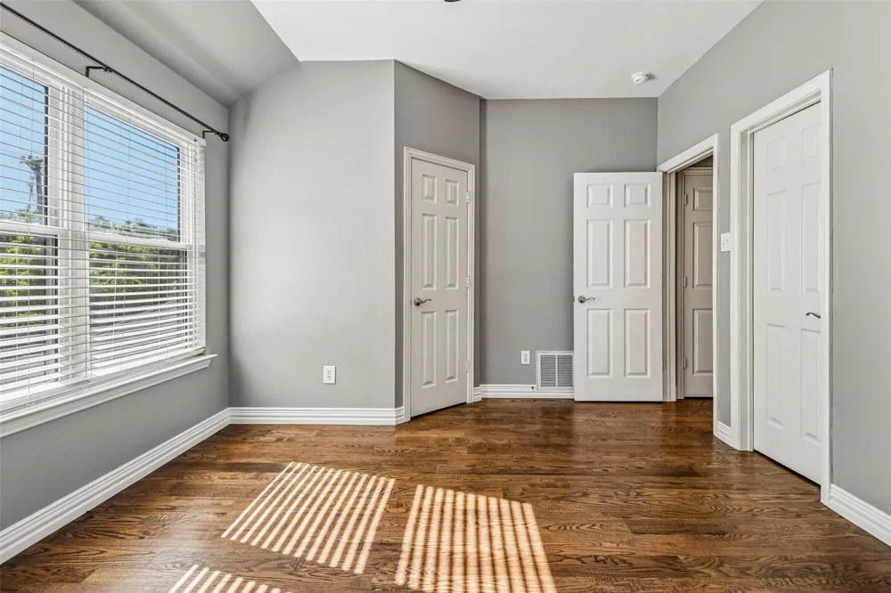 3720 Cripple Creek Court Bedford, TX 76021