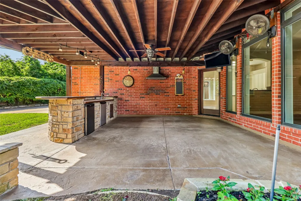 3720 Cripple Creek Court Bedford, TX 76021