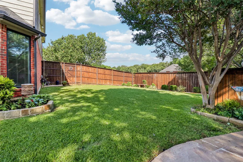 3720 Cripple Creek Court Bedford, TX 76021