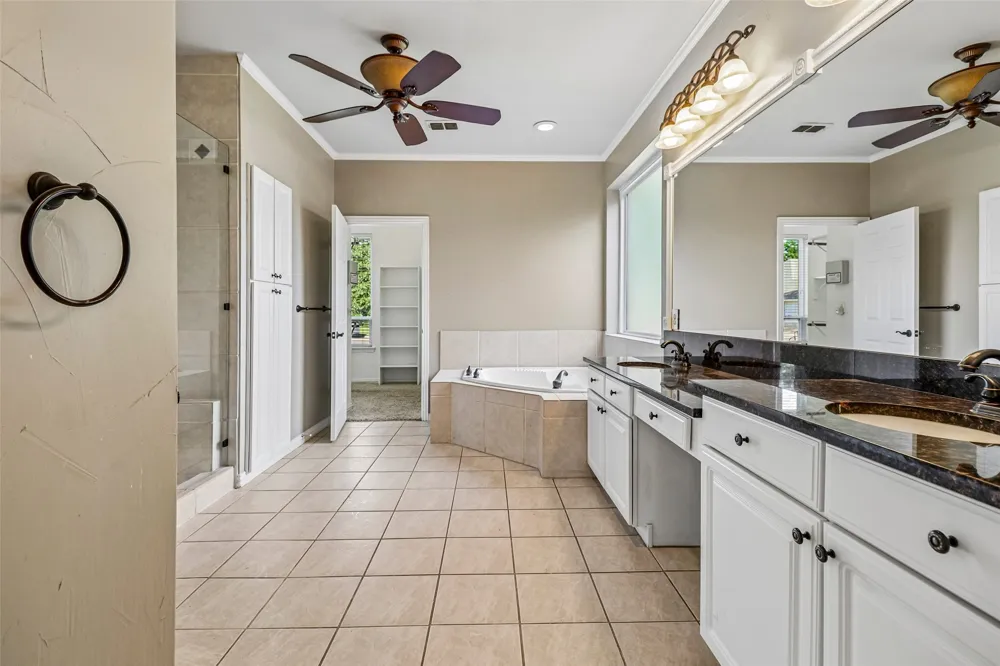 3720 Cripple Creek Court Bedford, TX 76021