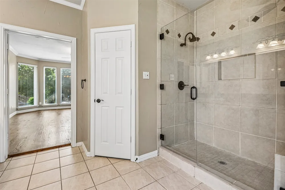 3720 Cripple Creek Court Bedford, TX 76021