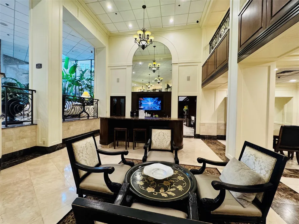 3525 Sage Road #513 Houston, TX 77056