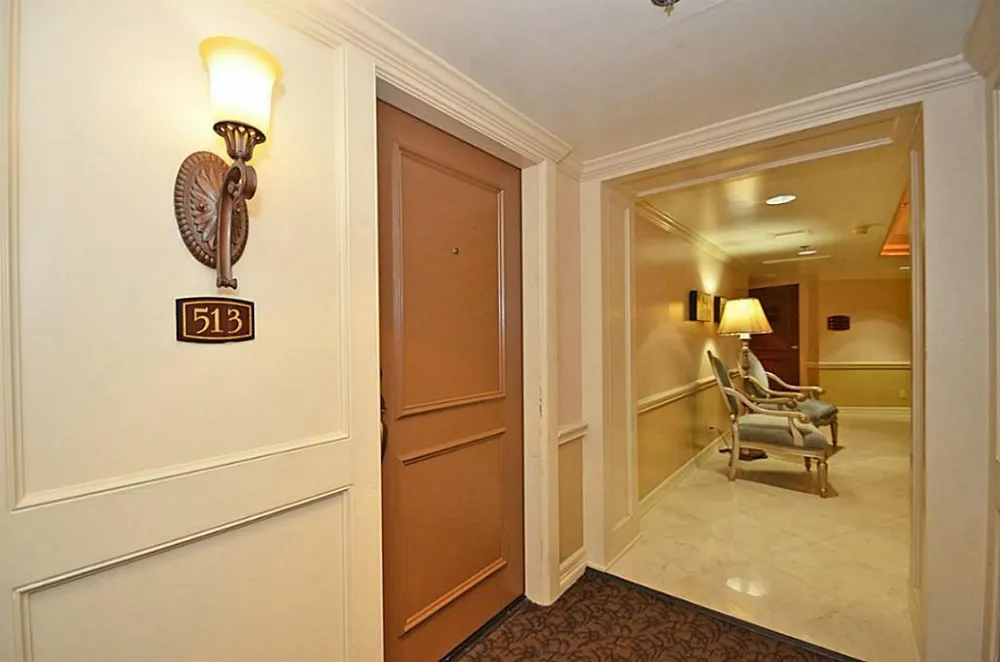 3525 Sage Road #513 Houston, TX 77056