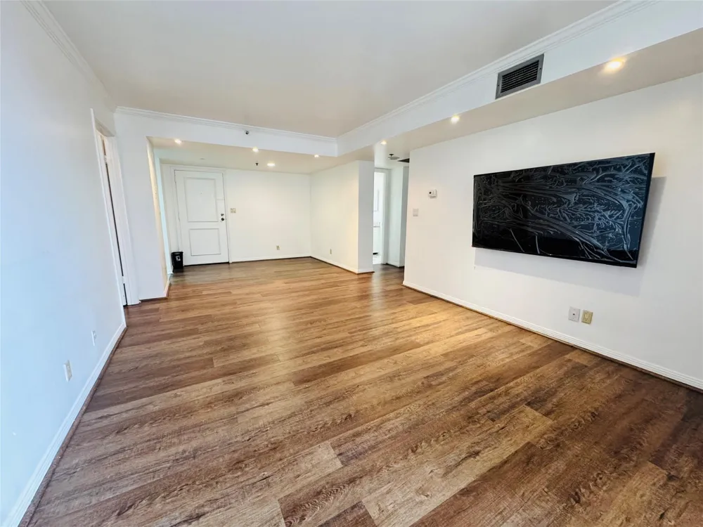 3525 Sage Road #513 Houston, TX 77056