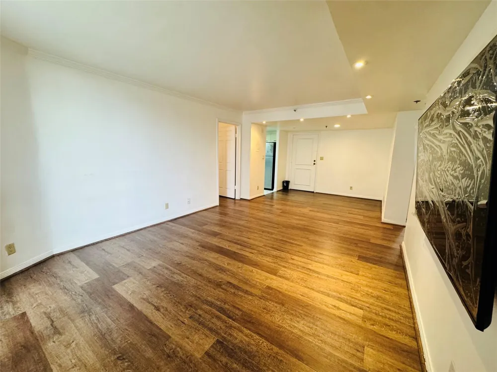 3525 Sage Road #513 Houston, TX 77056