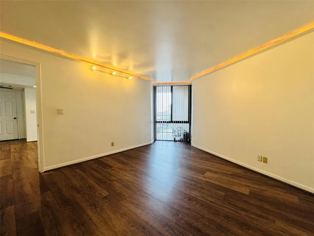 3525 Sage Road #513 Houston, TX 77056