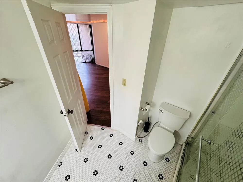 3525 Sage Road #513 Houston, TX 77056