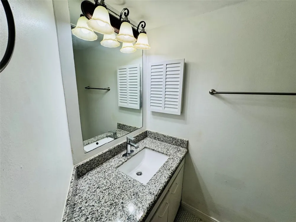 3525 Sage Road #513 Houston, TX 77056