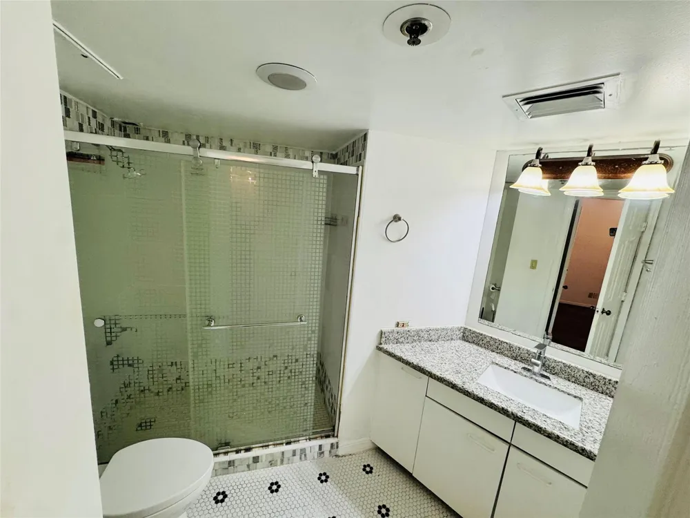 3525 Sage Road #513 Houston, TX 77056