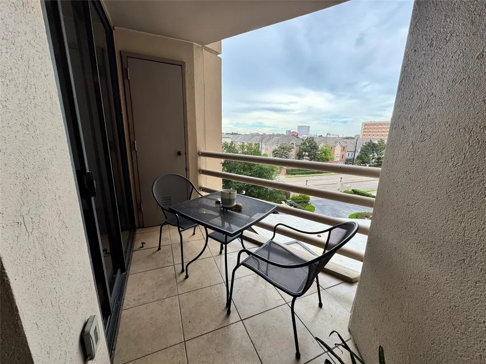 3525 Sage Road #513 Houston, TX 77056
