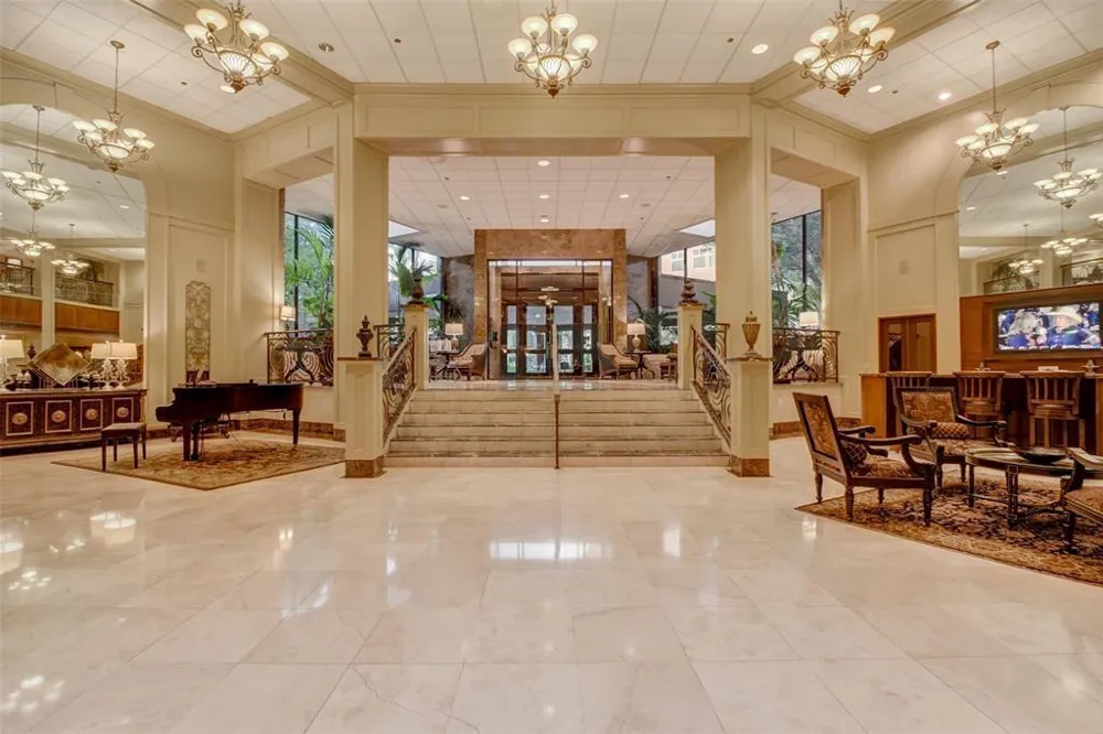 3525 Sage Road #513 Houston, TX 77056