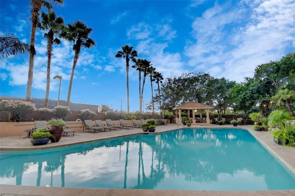 3525 Sage Road #513 Houston, TX 77056
