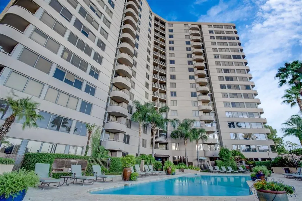 3525 Sage Road #513 Houston, TX 77056