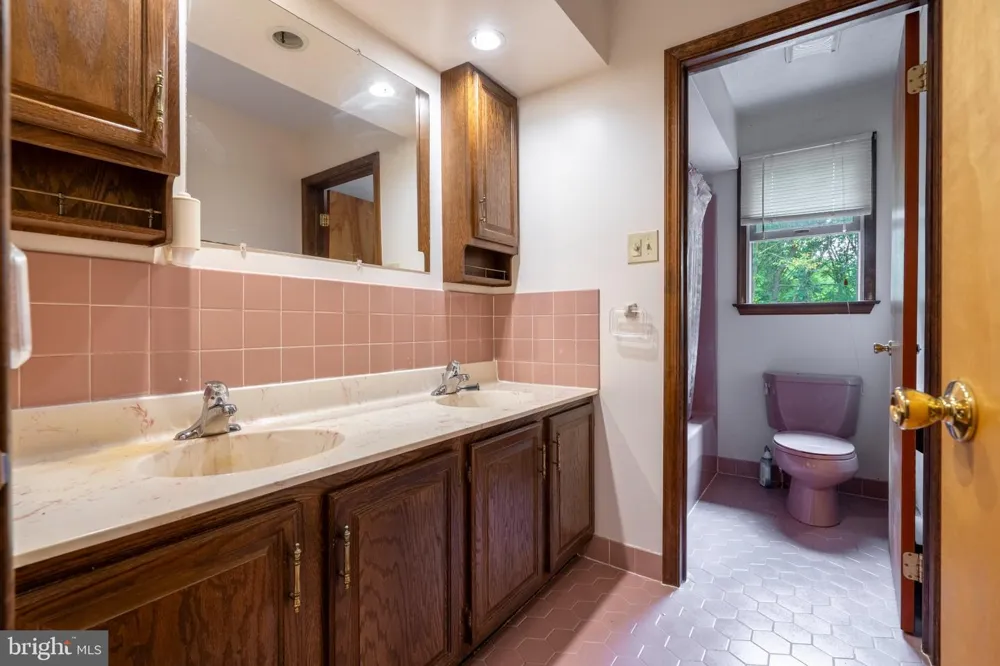 238 OLD MILL ROAD Macungie, PA 18062