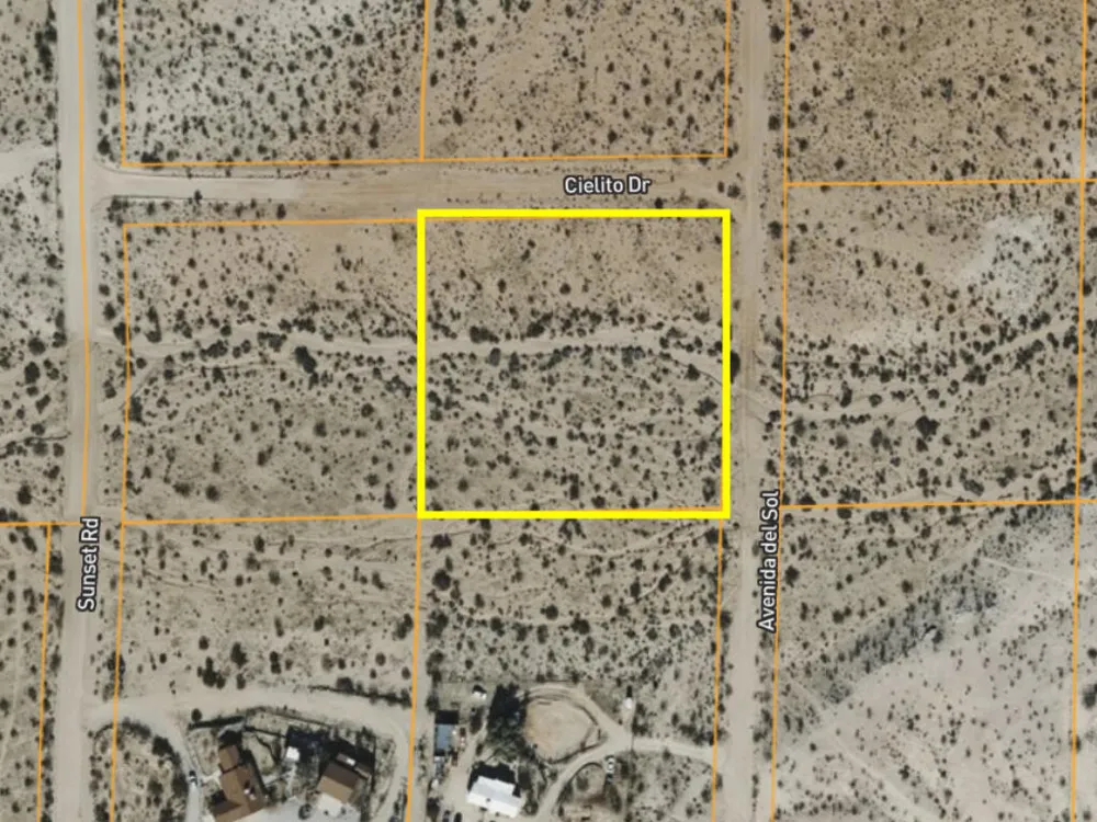 204 Avenida Del Sol Joshua Tree, CA 92252