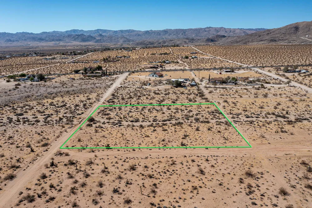 204 Avenida Del Sol Joshua Tree, CA 92252
