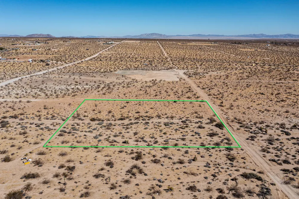 204 Avenida Del Sol Joshua Tree, CA 92252
