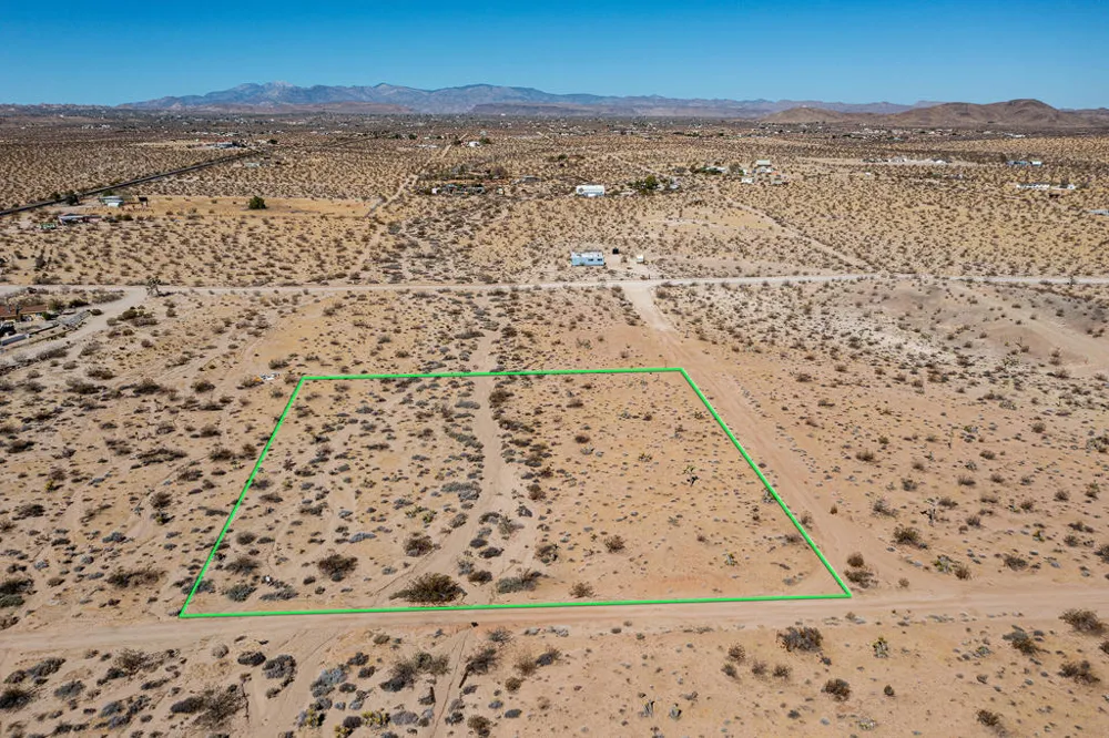 204 Avenida Del Sol Joshua Tree, CA 92252