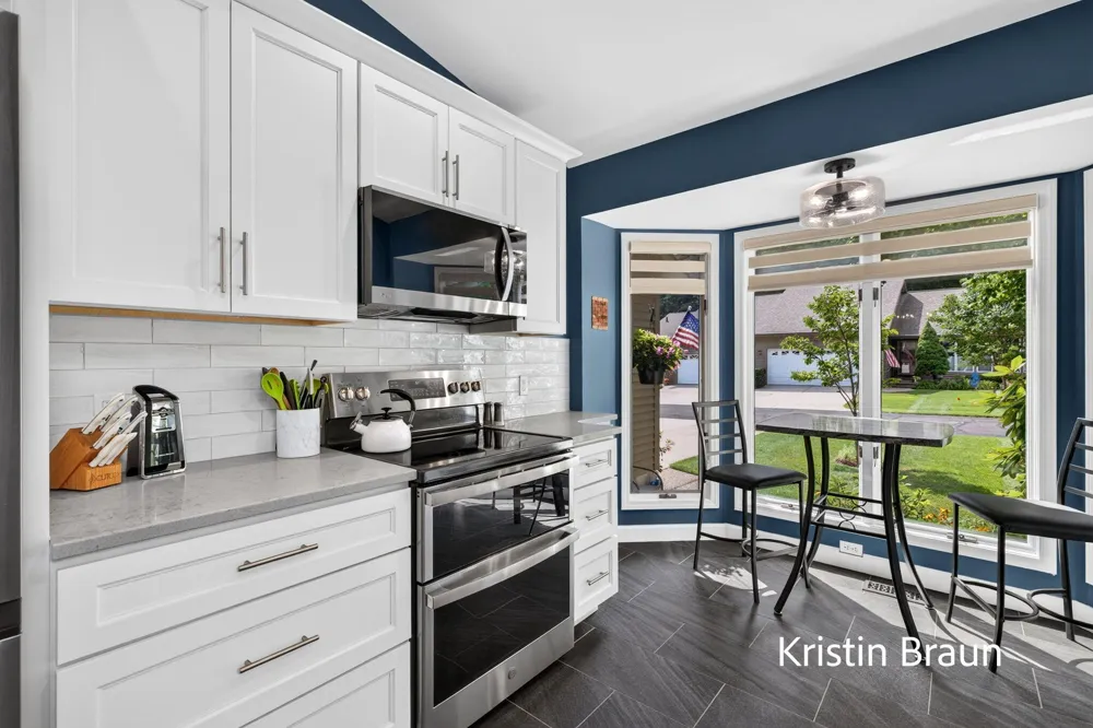 3694 Arborway Drive Norton Shores, MI 49441