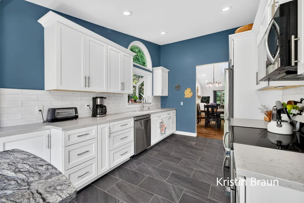 3694 Arborway Drive Norton Shores, MI 49441