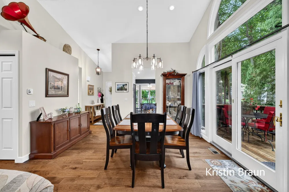 3694 Arborway Drive Norton Shores, MI 49441