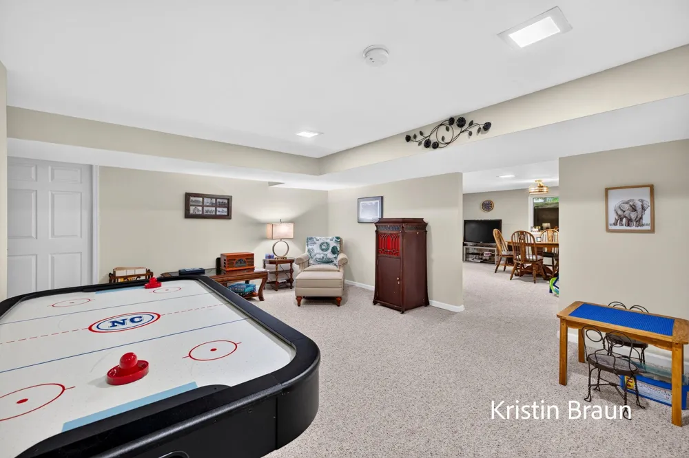 3694 Arborway Drive Norton Shores, MI 49441