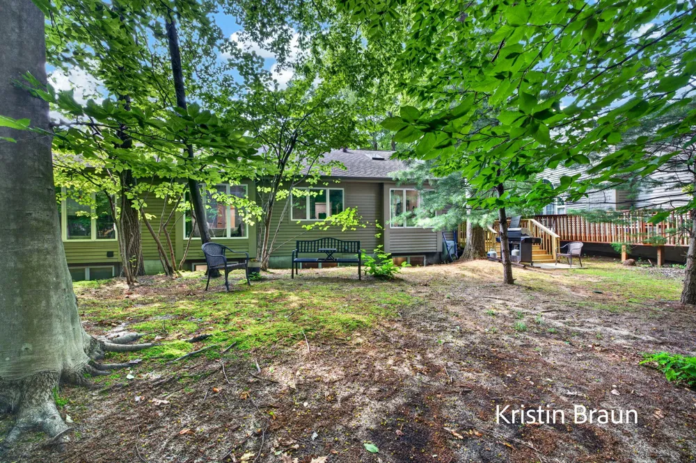 3694 Arborway Drive Norton Shores, MI 49441