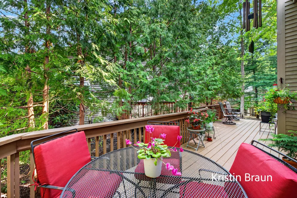 3694 Arborway Drive Norton Shores, MI 49441
