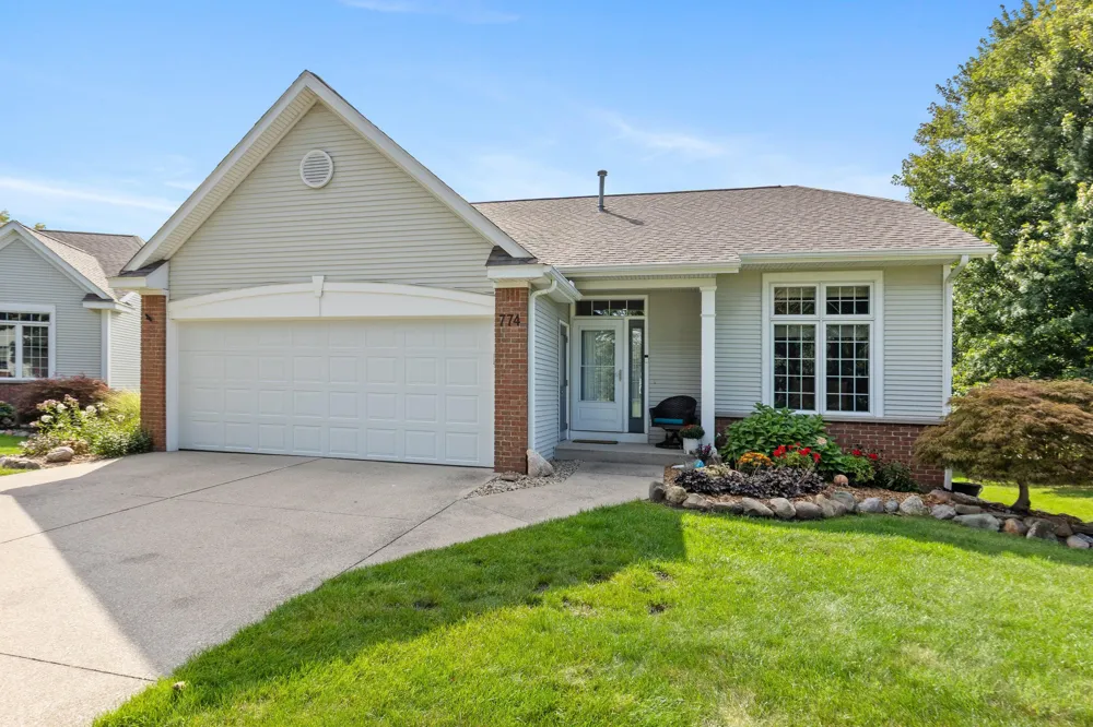 774 Holly Creek Drive Holland, MI 49423