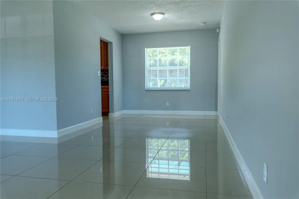 4513 Blue Pine Cir Lake Worth, FL 33463