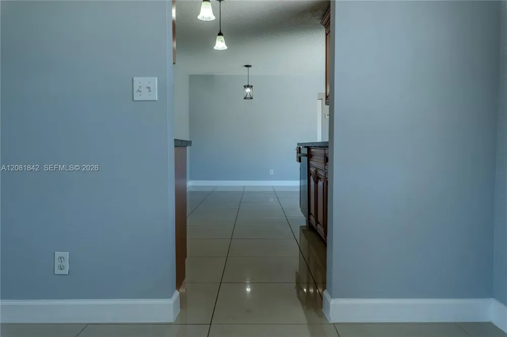 4513 Blue Pine Cir Lake Worth, FL 33463