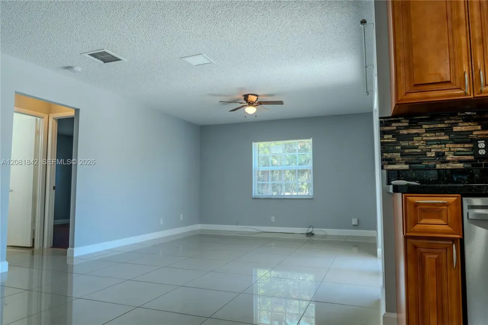 4513 Blue Pine Cir Lake Worth, FL 33463