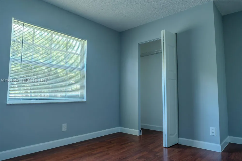 4513 Blue Pine Cir Lake Worth, FL 33463