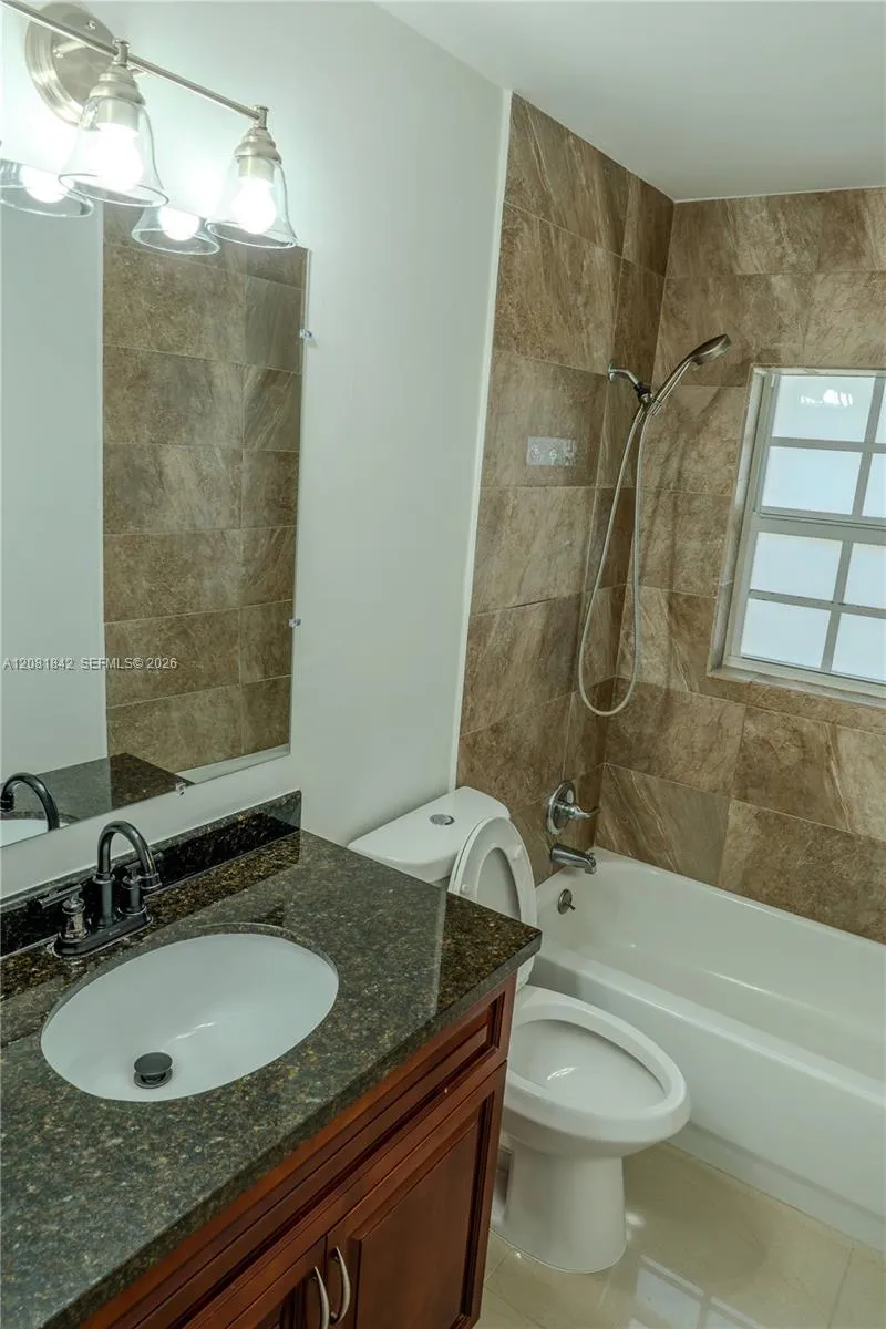 4513 Blue Pine Cir Lake Worth, FL 33463