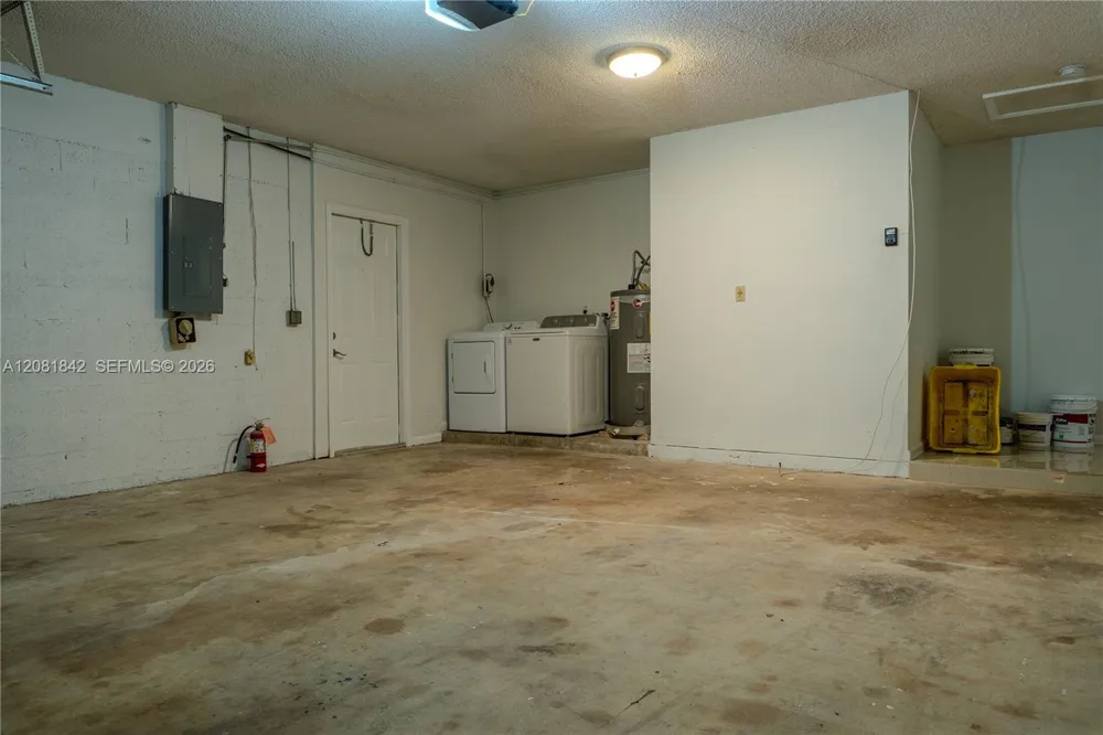 4513 Blue Pine Cir Lake Worth, FL 33463