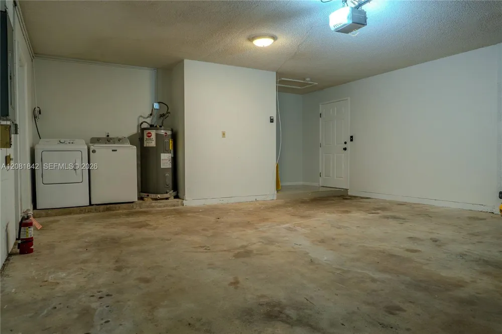 4513 Blue Pine Cir Lake Worth, FL 33463