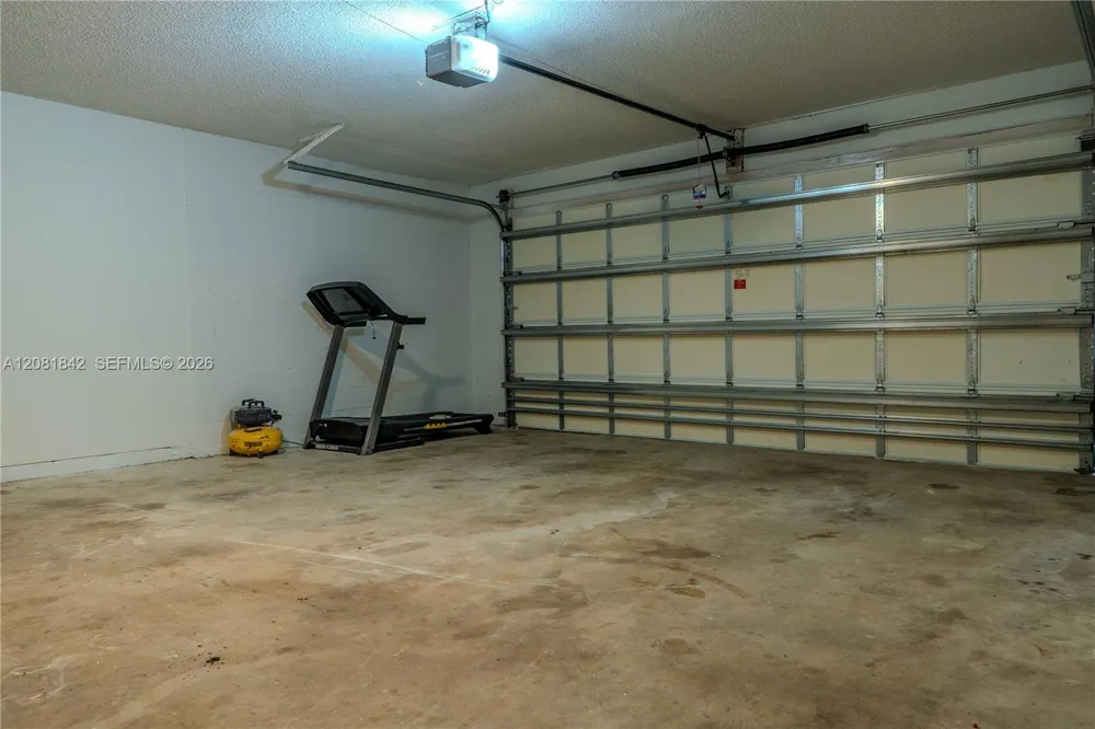 4513 Blue Pine Cir Lake Worth, FL 33463