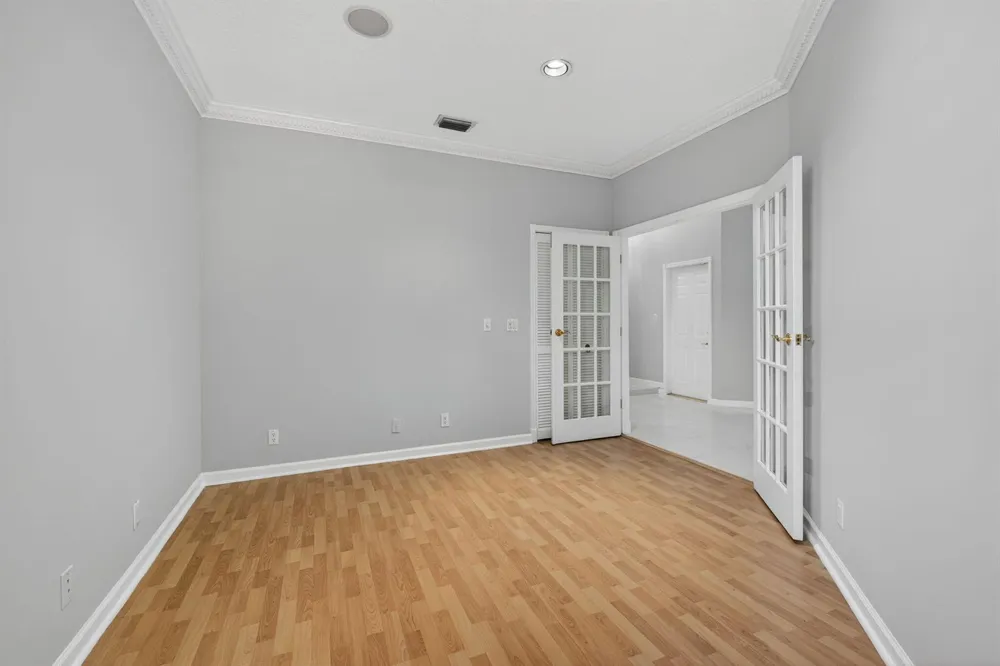 1052 W SHORE DRIVE West Palm Beach, FL 33406
