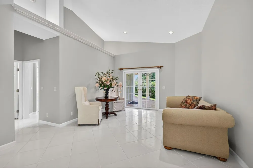 1052 W SHORE DRIVE West Palm Beach, FL 33406