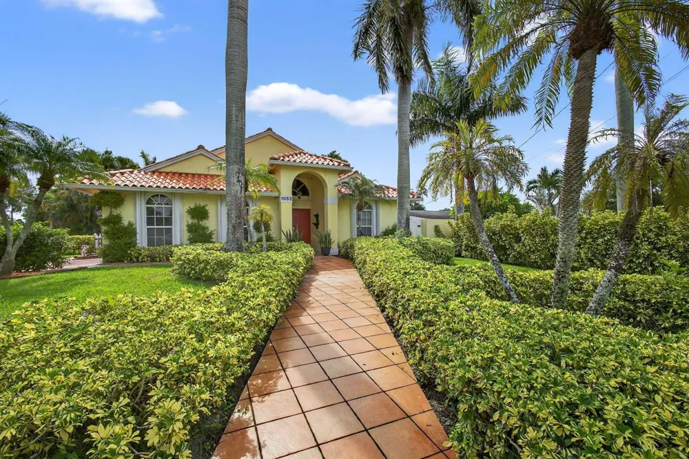 1052 W SHORE DRIVE West Palm Beach, FL 33406