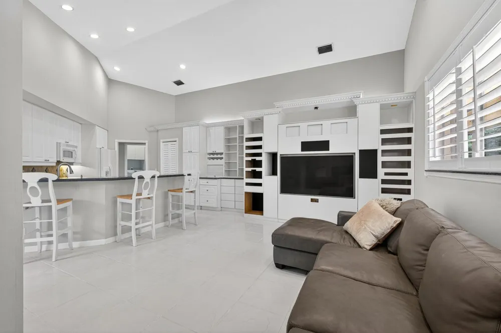1052 W SHORE DRIVE West Palm Beach, FL 33406