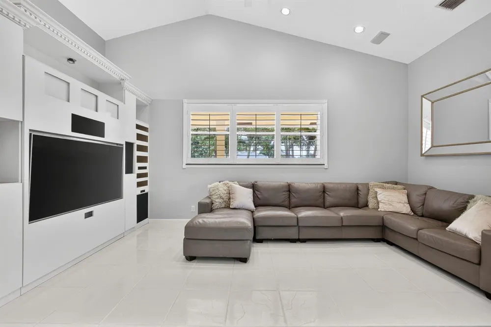 1052 W SHORE DRIVE West Palm Beach, FL 33406