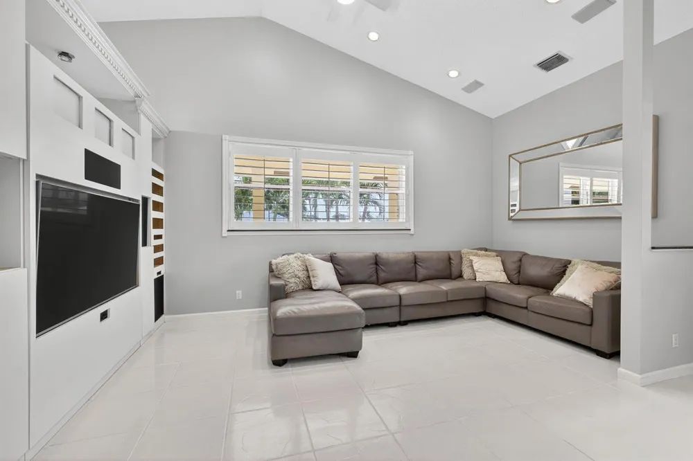 1052 W SHORE DRIVE West Palm Beach, FL 33406