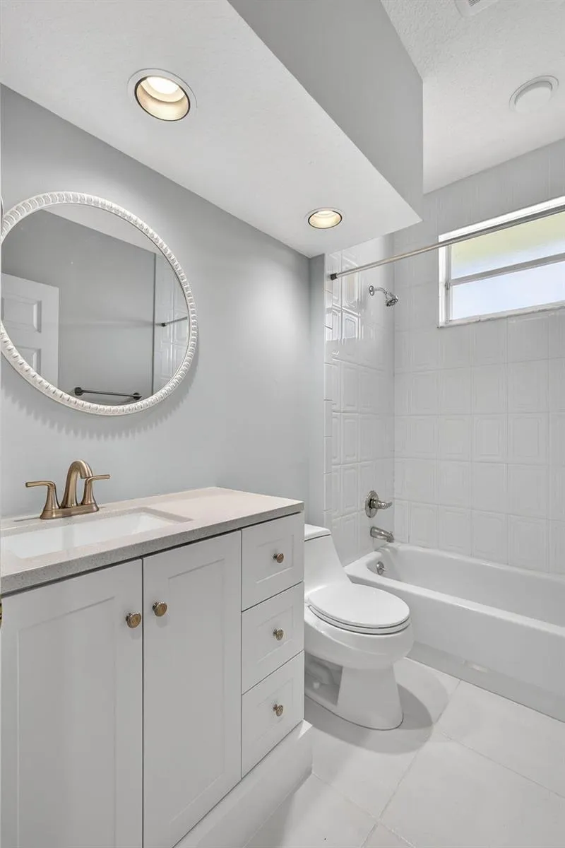 1052 W SHORE DRIVE West Palm Beach, FL 33406