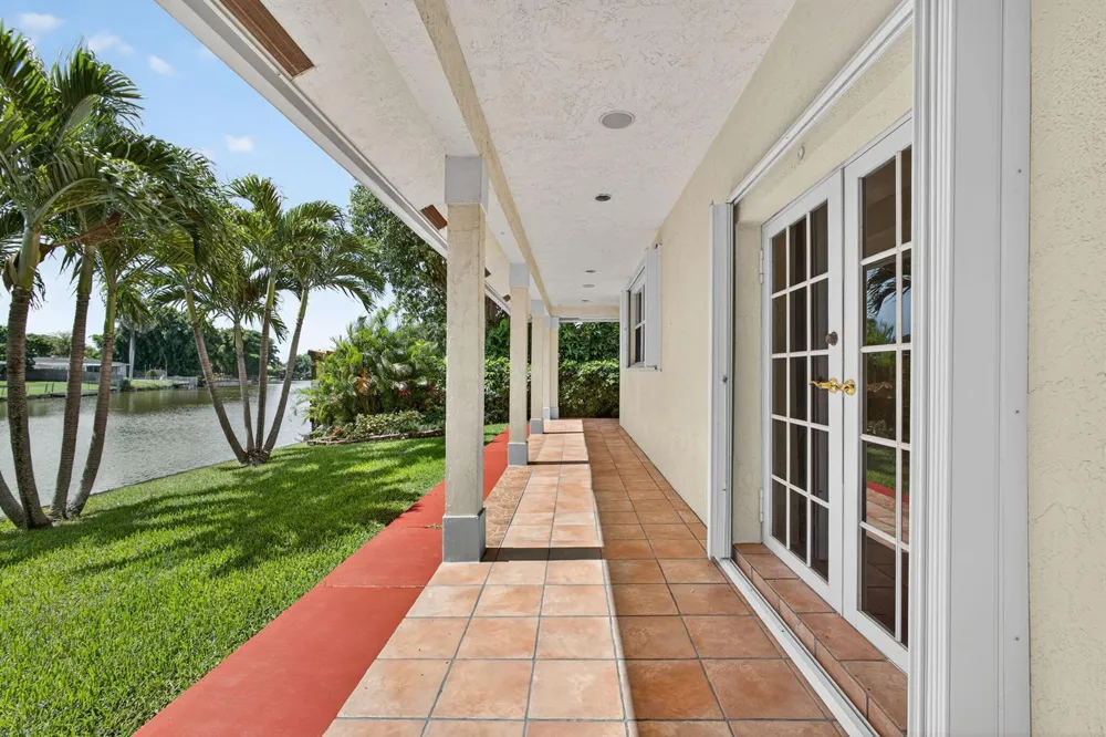 1052 W SHORE DRIVE West Palm Beach, FL 33406